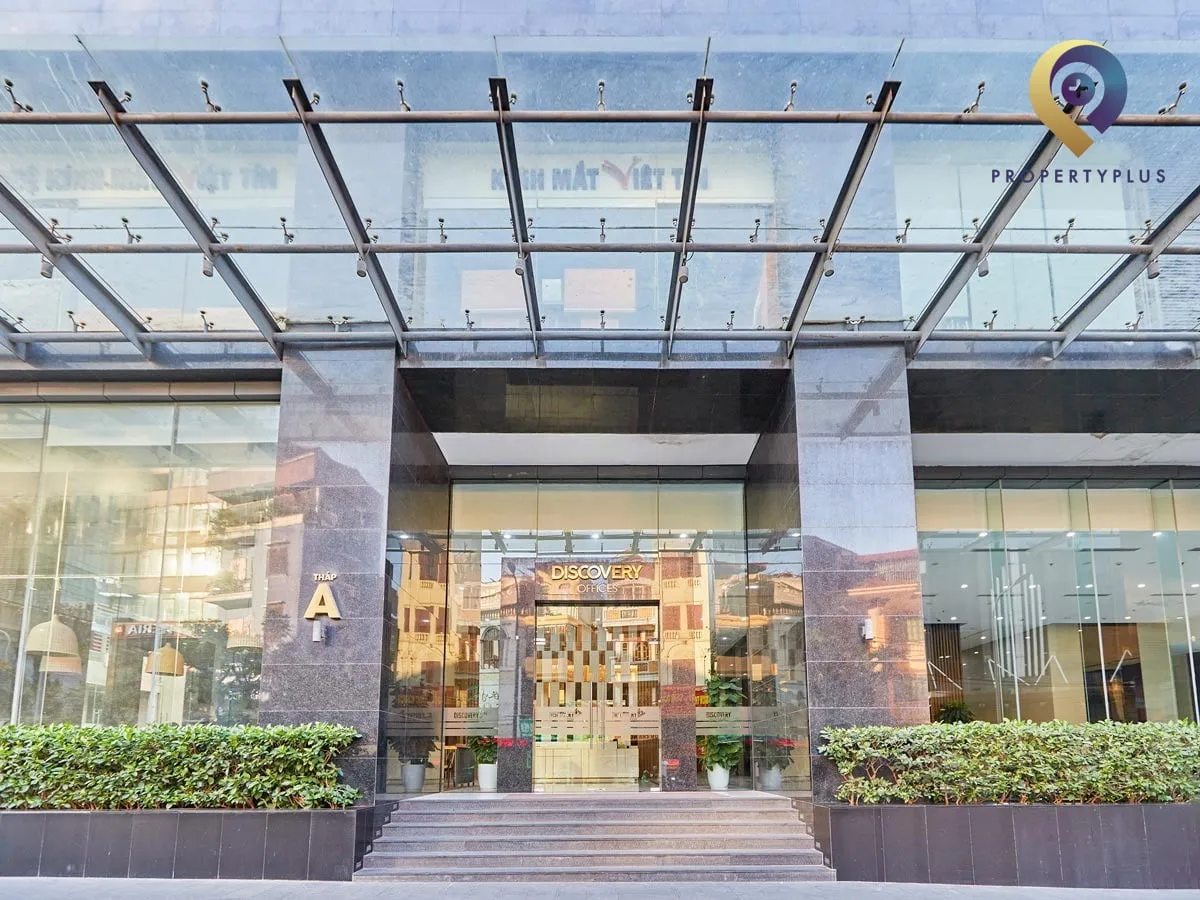 Cửa chính tòa nhà Discovery Complex